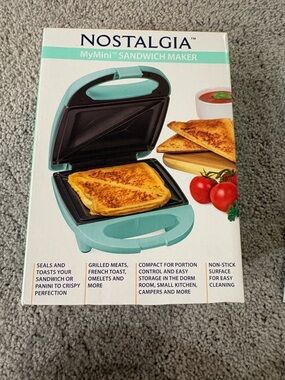 Nostalgia Mint Green MyMini Sandwich Maker